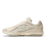 Zapatillas Urbanas Unisex New Balance 204 L Beige